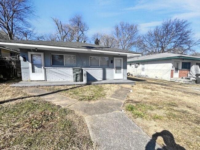 Building Photo - 413 N Hawthorne St