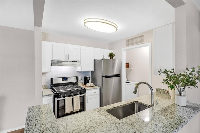 Building Photo - The Orion