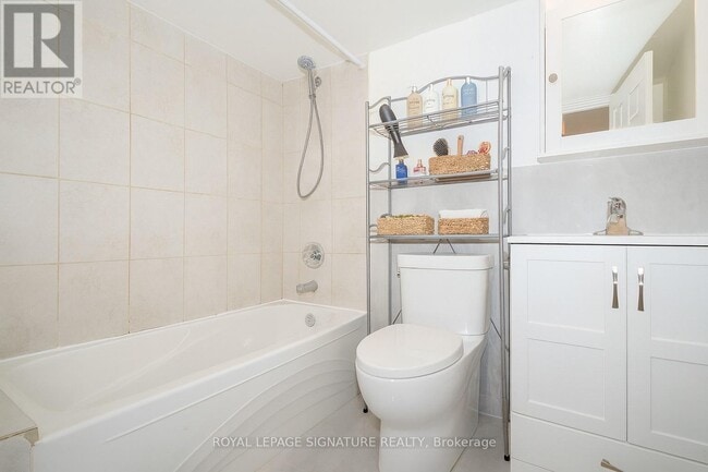 Photo du bâtiment - 77 Wheelwright Dr