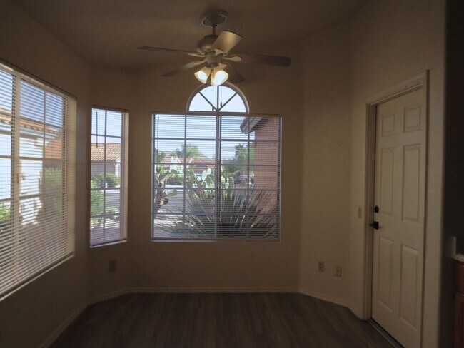 Foto del edificio - Welcome Home! Gorgeous 3BR/2BA Catalina Home in Desirable District 16