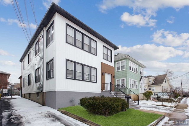 Building Photo - 248 2nd St