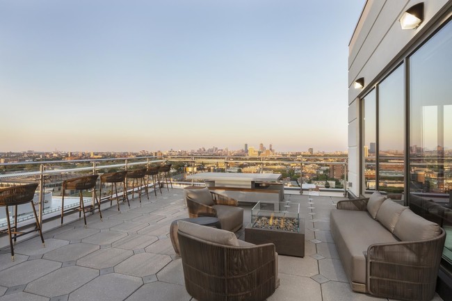 Resident Outdoor Lounge - Lantera at Boston Landing