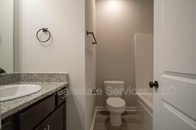 Foto del edificio - 526 Elwick Dr