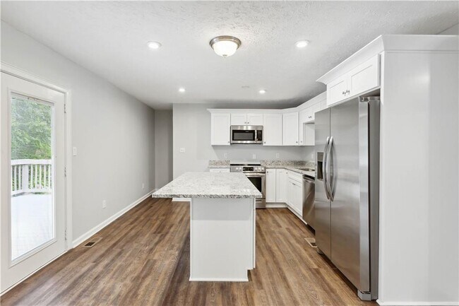Building Photo - 5917 Hillside Dr NW