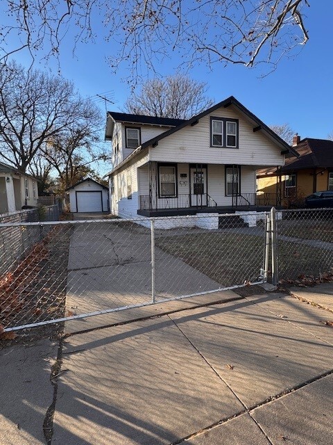 Foto principal - 2019 N Fairview Ave