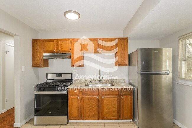 Foto del edificio - 221 Mcalpine Drive, 63137; #1193130 - 1193130
