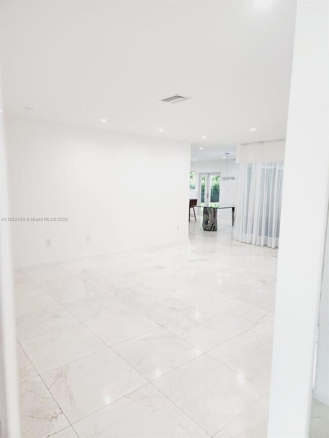 Foto del edificio - 7425 SW 128th St