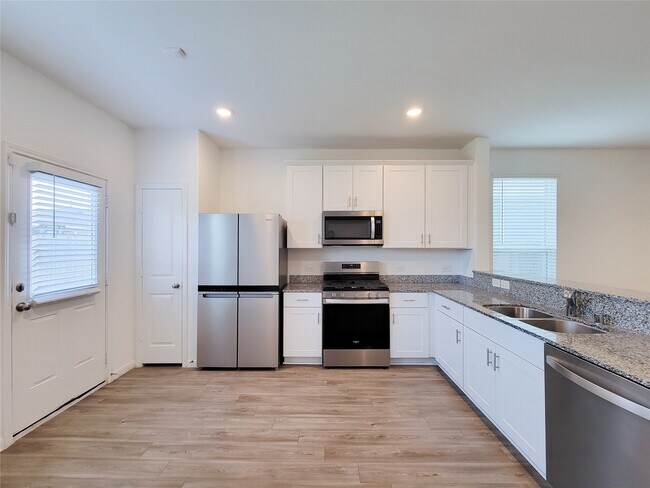 Foto del edificio - 17986 Plow Beam Dr