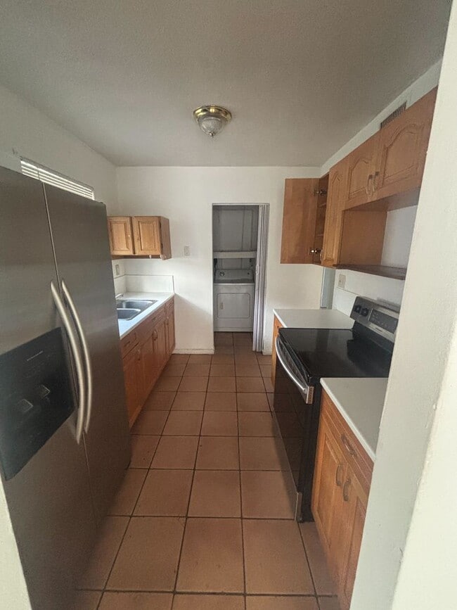 15811-15813 NW 38th Place - 15811-15813 NW 38th Place Apartment