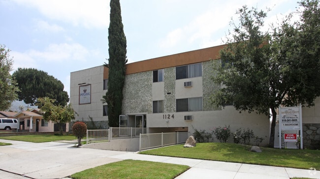 Primary Photo - Imperial Crest Apartments