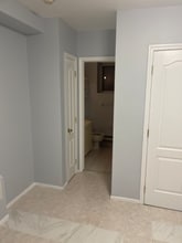 Building Photo - 910 Rockland Ave