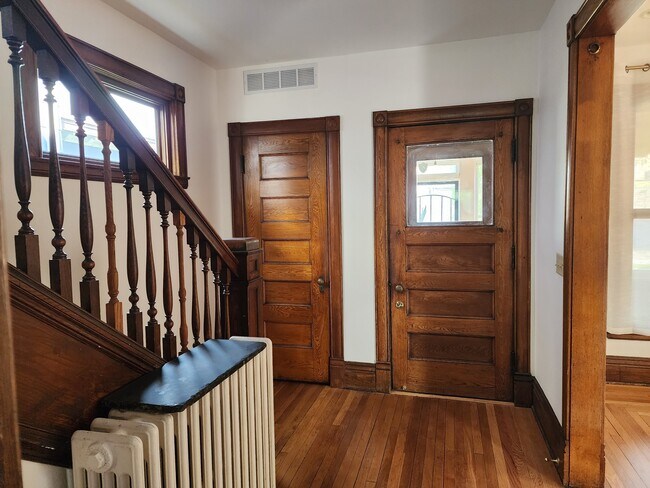 Building Photo - 2604 Aldrich Ave S