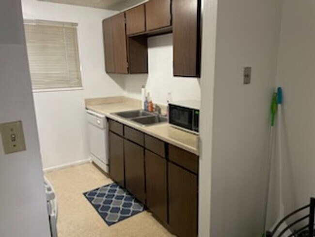 Building Photo - 1B/1B Pet Friendly Apartment South of BYU