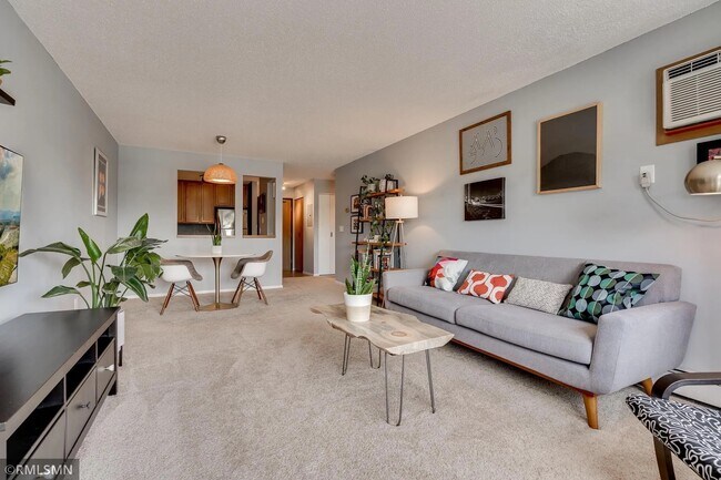 Foto del edificio - 720 3rd Ave NE
