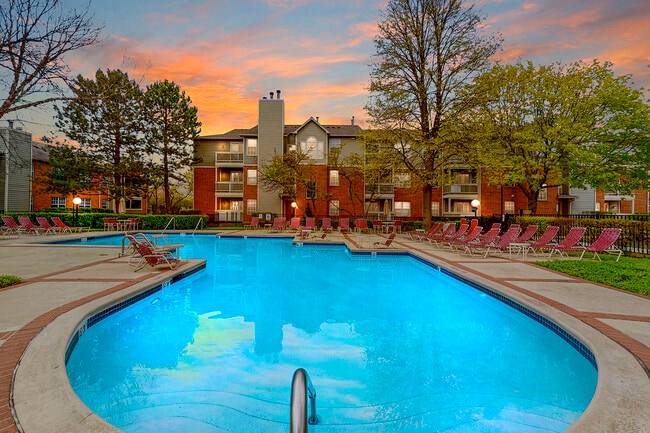 Building Photo - 1521 Johnson Dr