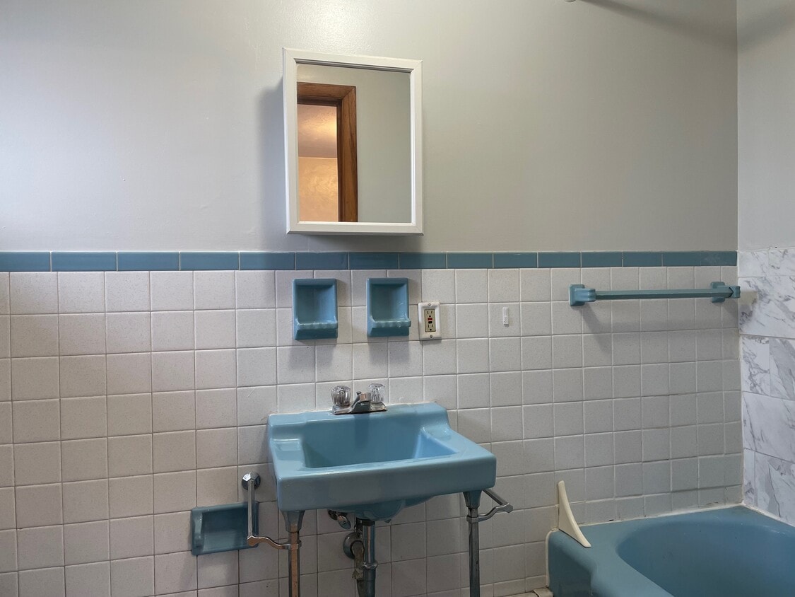 710 Lewis Ave Unit B, PA 15644 Apartments in PA