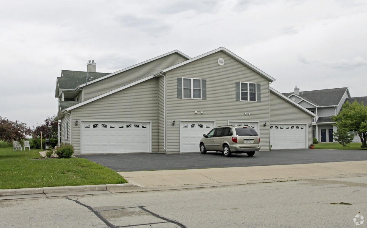 262 S Lar Ann St, Belgium, WI 53004 Apartments in Belgium, WI