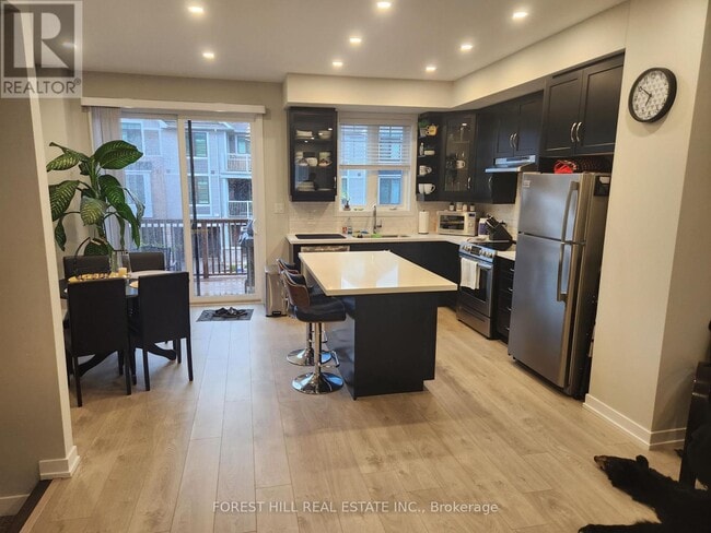 Photo du bâtiment - 288 Glover Rd