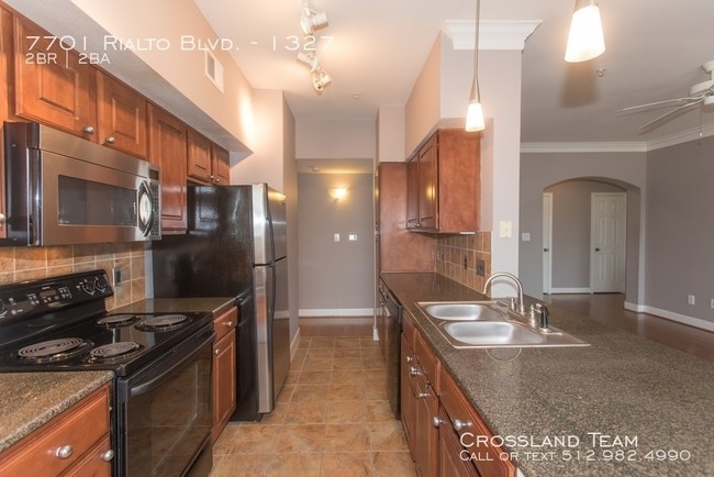 Building Photo - Vista Hills Condomium in SW Austin