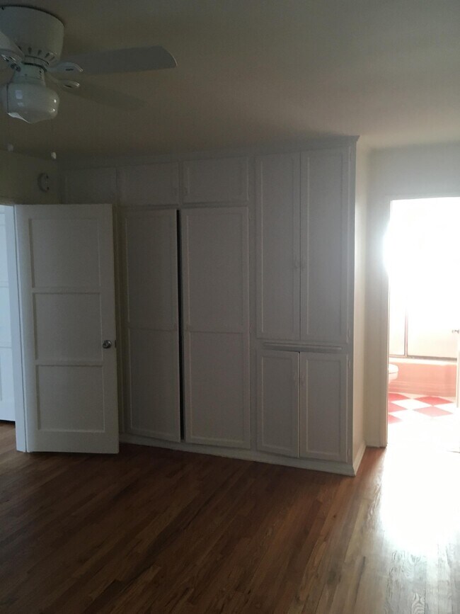 Building Photo - 130 S Wetherly Dr