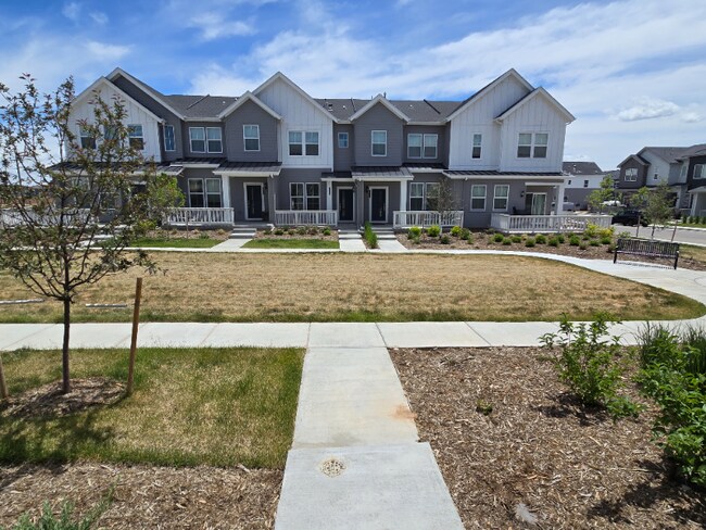 Building Photo - 5380 Euclid Dr