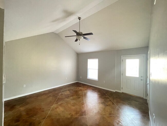 Foto del edificio - 13302 Moss Point Dr