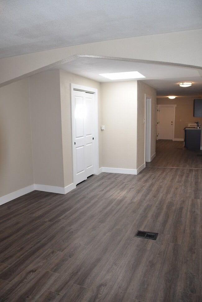 Building Photo - DOWNING3010