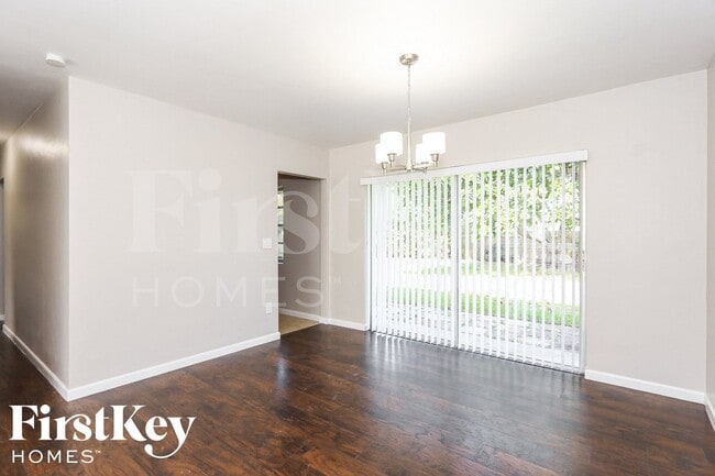 Building Photo - 16025 SW 99th Ave
