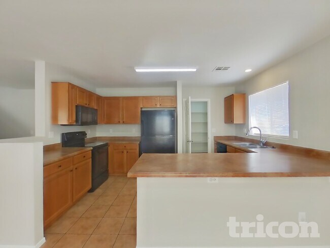 Building Photo - 10535 W Papago St