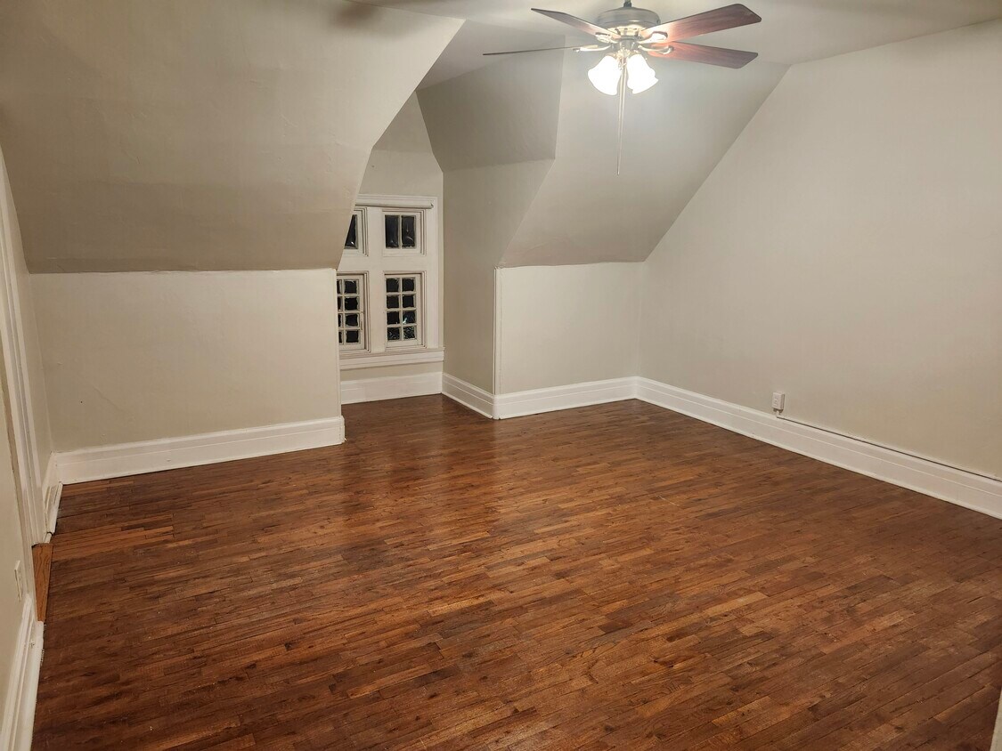 Foto principal - 4387 Westminster Pl