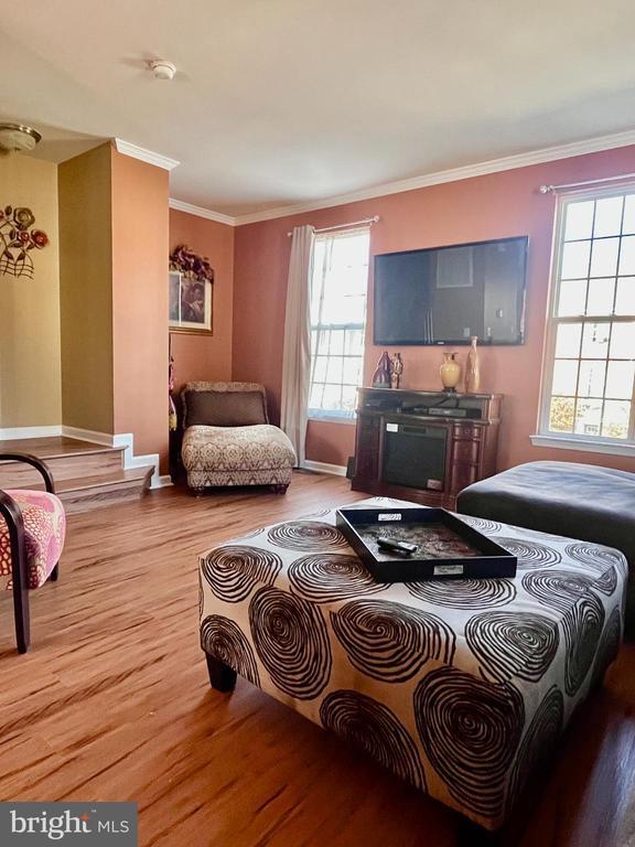 Foto del edificio - 312 Spring Park Ln