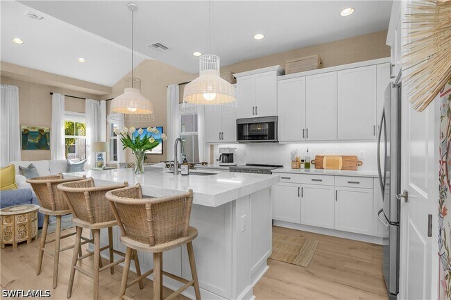 Building Photo - 7286 Saona CT