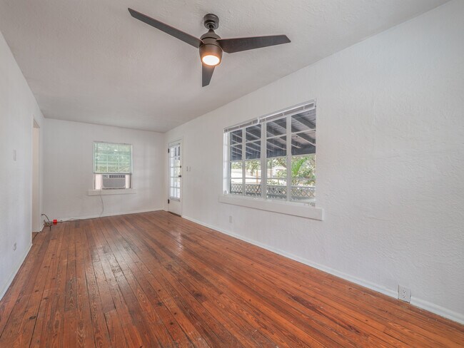 Living room facing front door - 1103 Montana St