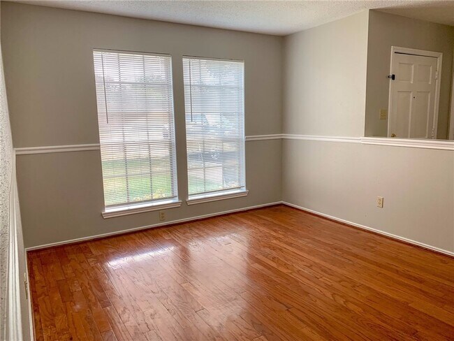 Building Photo - Great Home in Block House Creek!