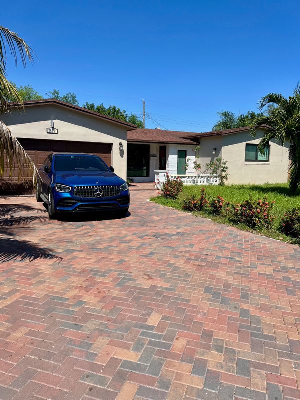 Foto principal - 7619 Dilido Blvd