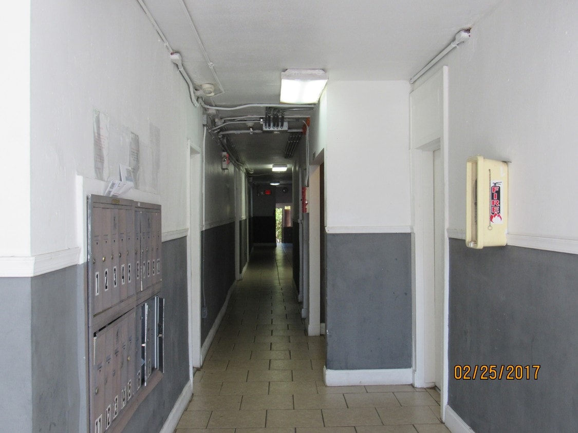 Foto del edificio - 967 SW 5th St