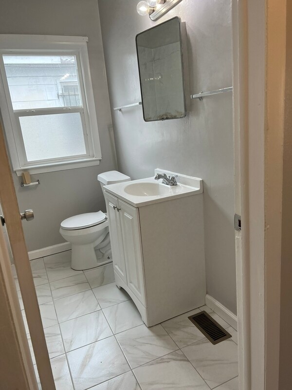 Building Photo - 14131 Heyden St