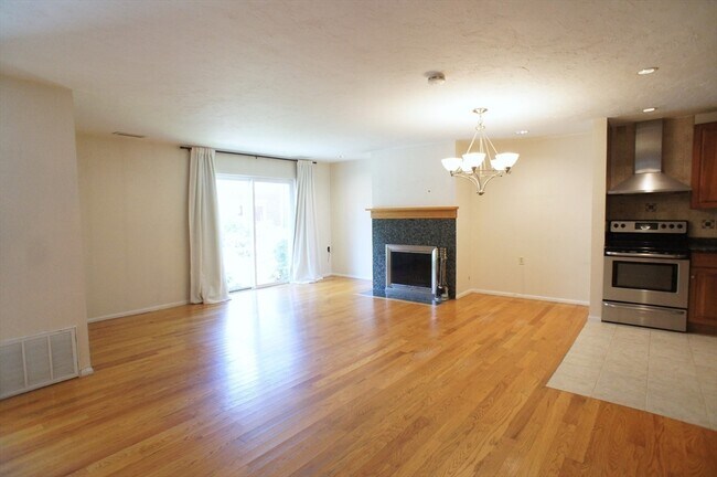 Foto del edificio - 152 Quincy Shore Dr