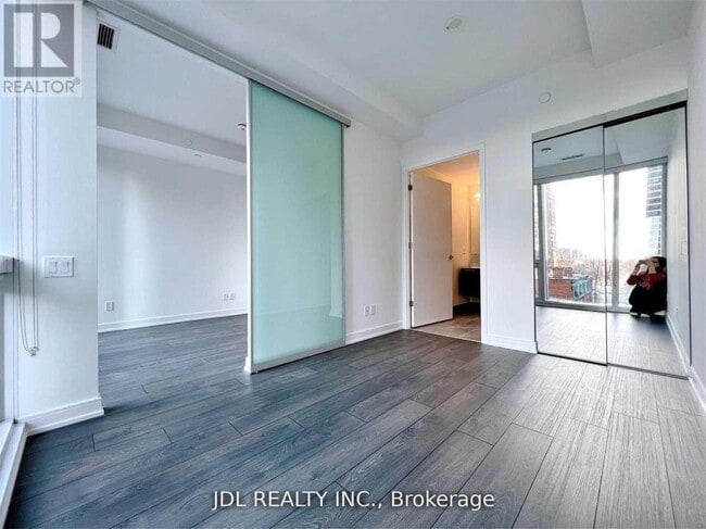 Building Photo - 3 Gloucester St