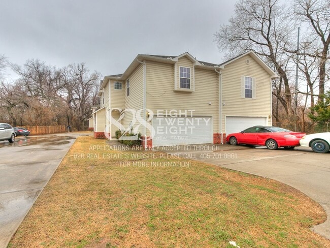 Building Photo - 2926 Oak Tree Ave