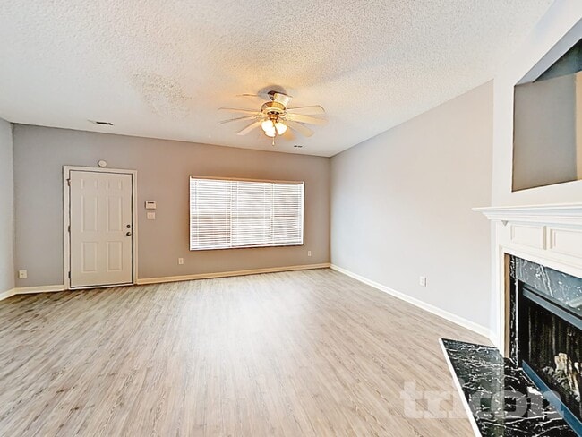 Building Photo - 5484 Sierra Tr