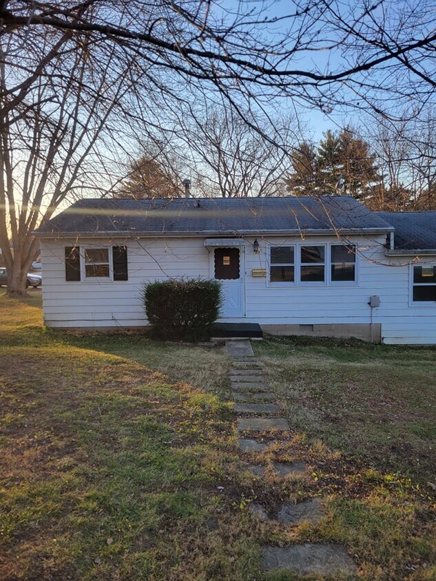 Foto principal - 104 S Park St