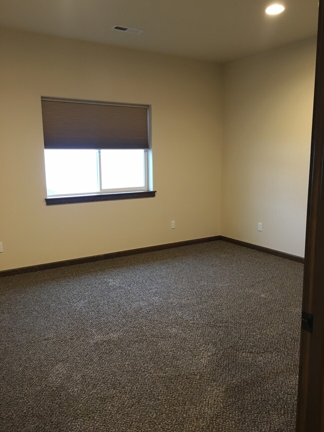 master bedroom - 4414 E Fairview Ave