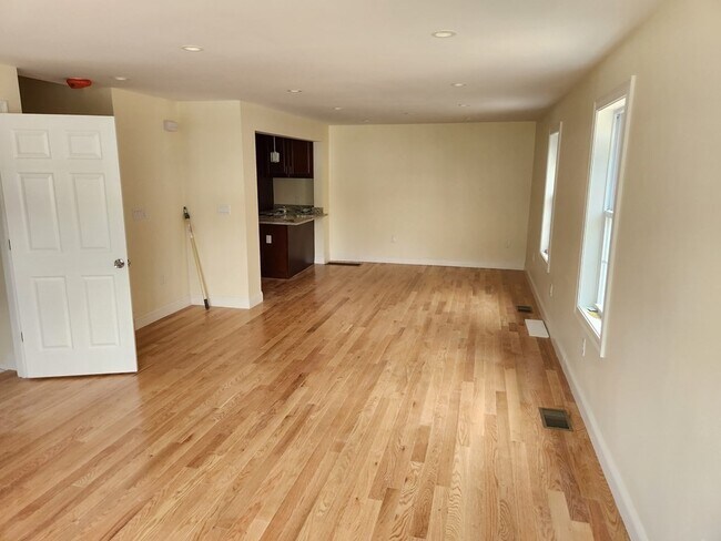 Foto del edificio - 44 Elmwood St