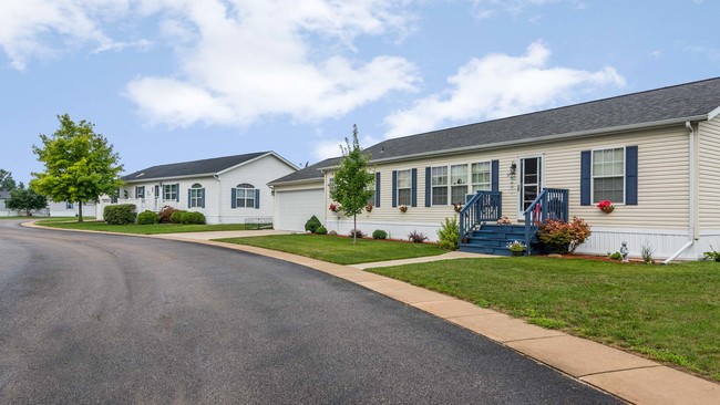 Building Photo - Sycamore Village
