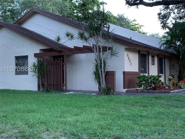 Building Photo - 9600 NW 16th Ct