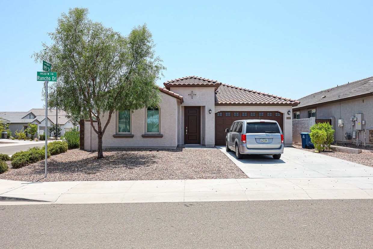 Primary Photo - Recently Built Home in Litchfield Park at ...