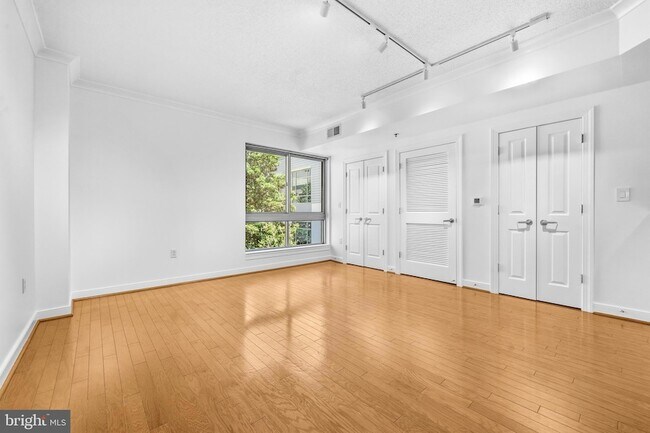 Foto del edificio - 777 7th St NW