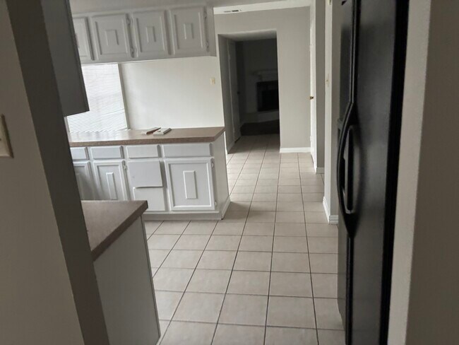 Building Photo - 8606 Summit Pines Dr
