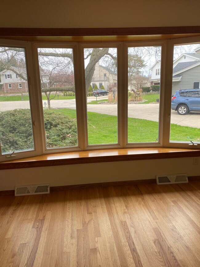 Sala de estar - 511 W Dean Ct